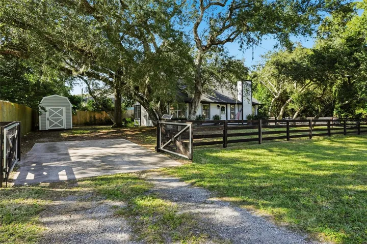 Gated/fenced corner lot 5 Blocks from St. Augustine Beach!