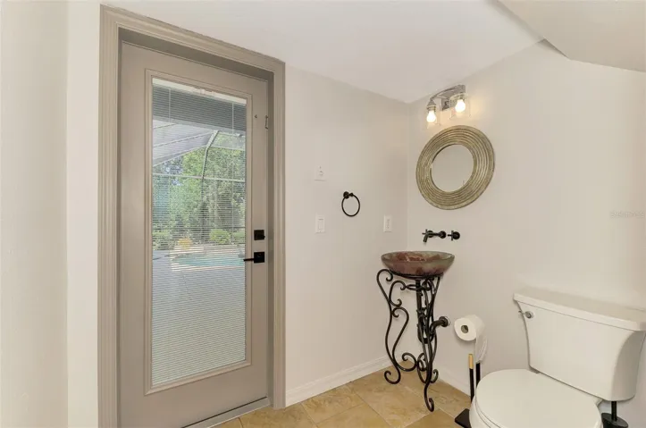 1/2 Bathroom