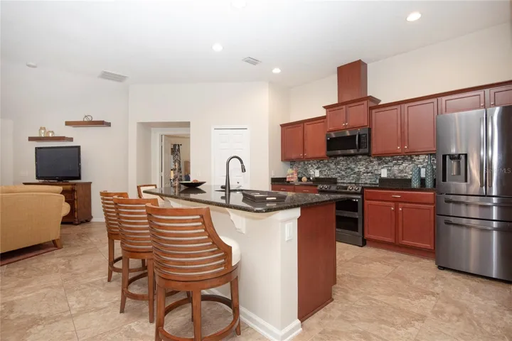 Kitchen and breakfast bar