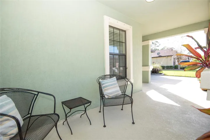 Frornt porch 2