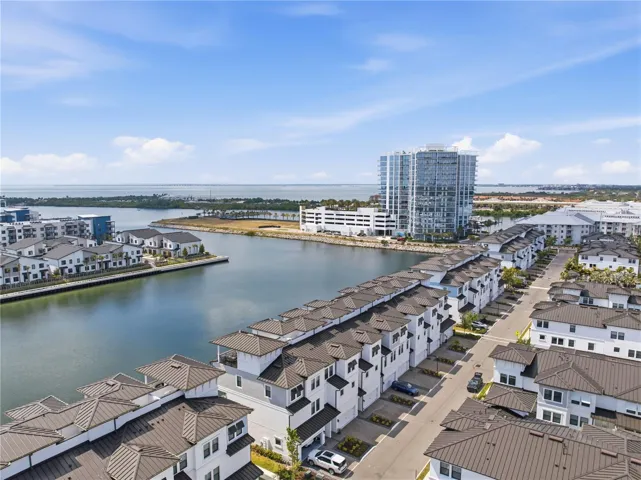 Waterview from 4 private balconies!