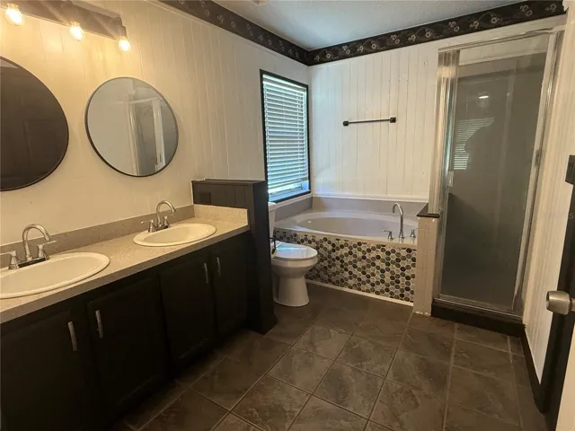 Master Bath down stairs