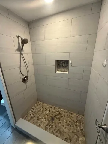 Hall bath b