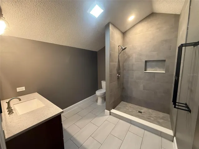 Master bath up stairs
