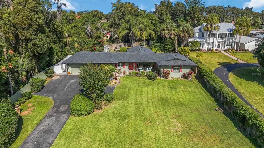 Welcome to a Lakefront Oasis!