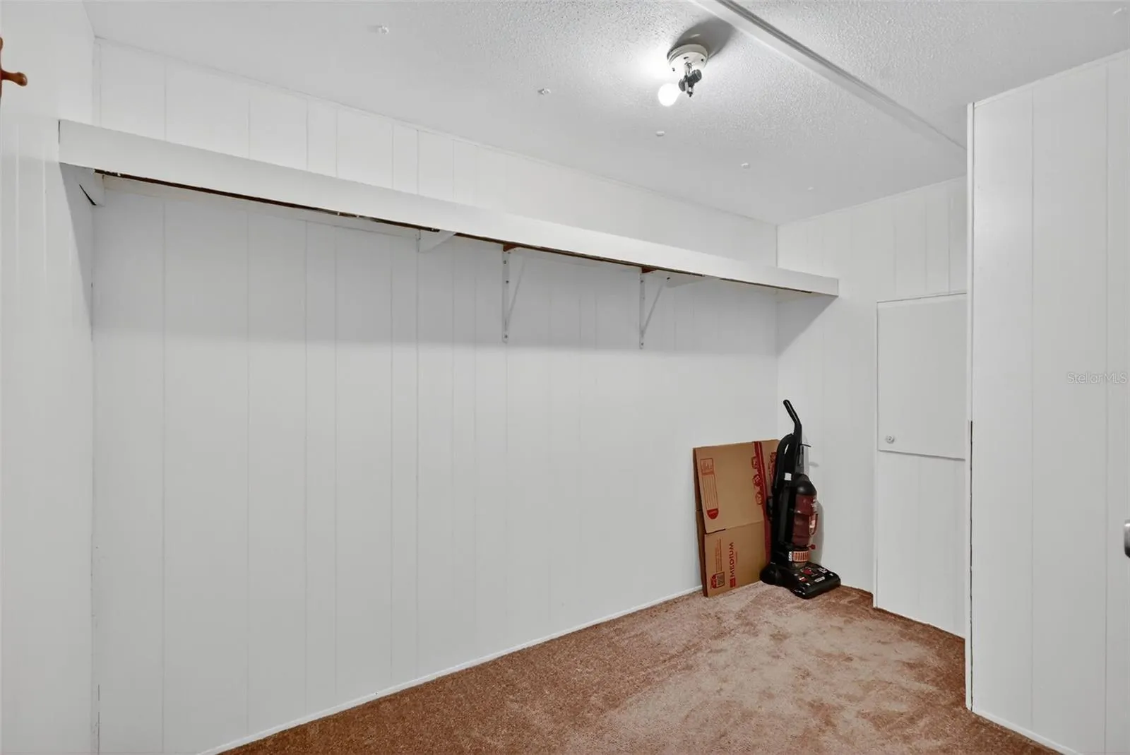 walk in closet to primary