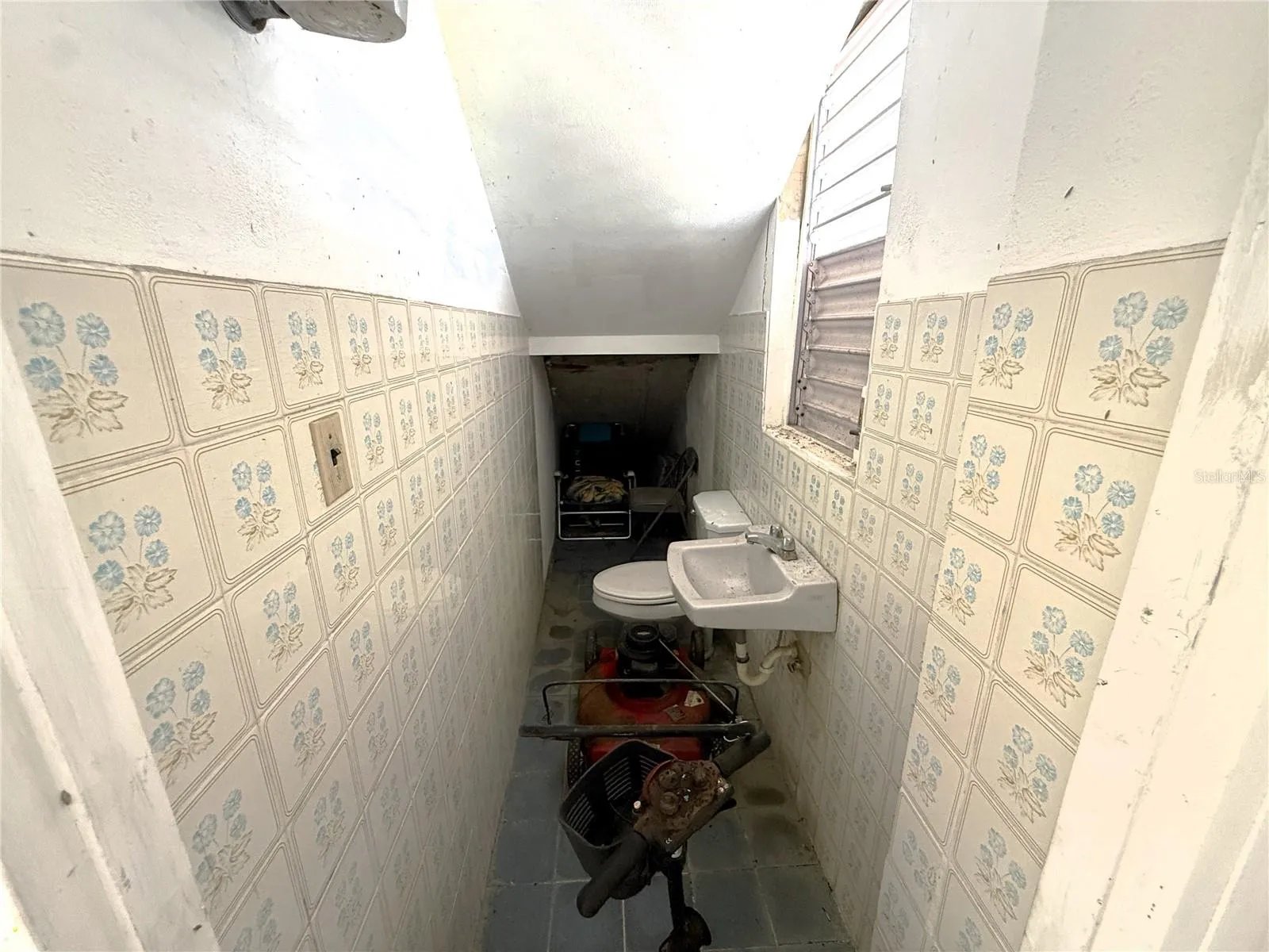 Commercial Space Bathroom Commercial Space Bathroom