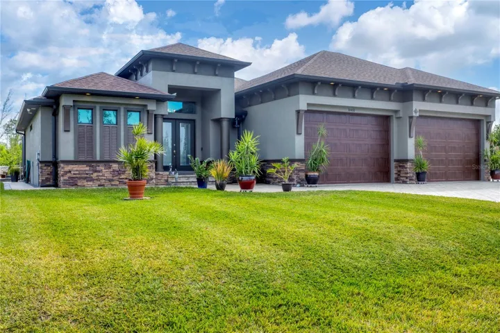 View of front of home.