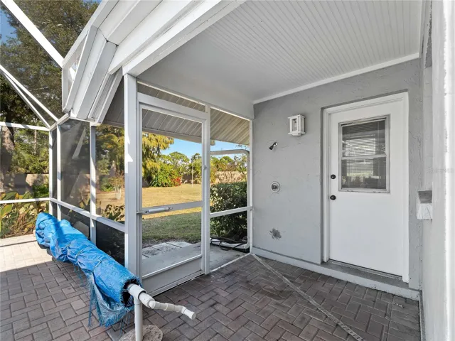 Access to 1/2 bath.