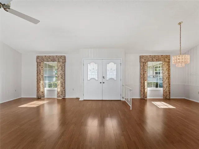 Entrance with double doors.