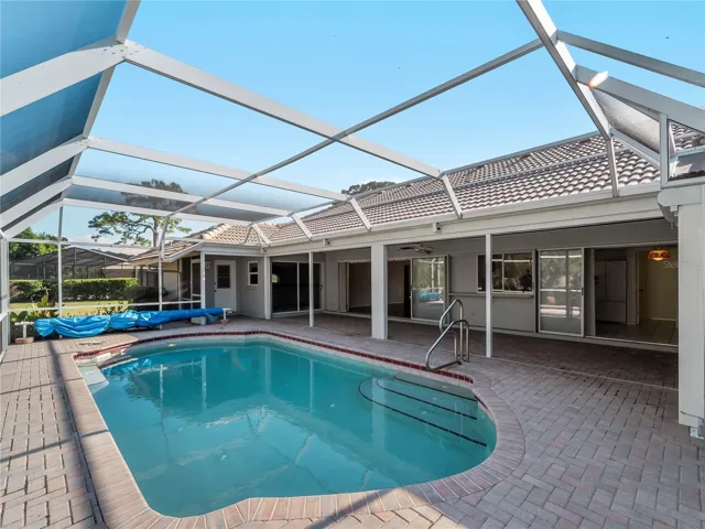 Pool with screened gage.