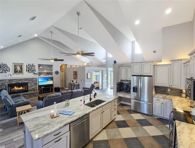 Kitchen / Main Living Area