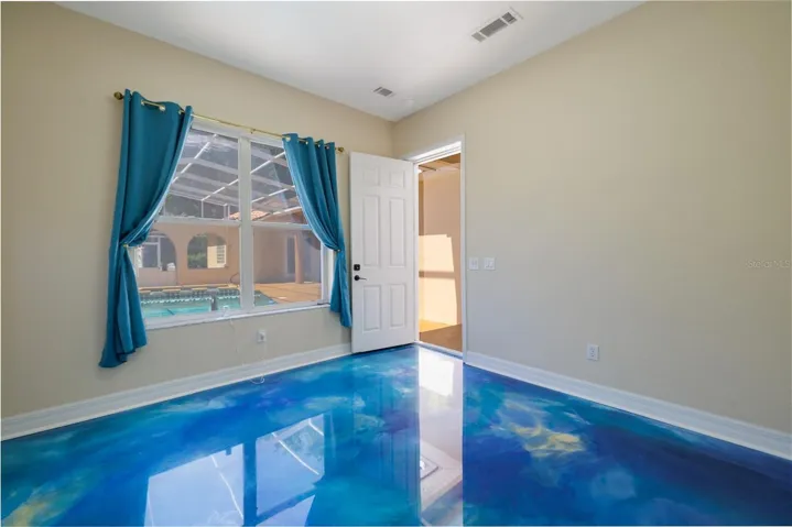 Pool bedroom - 4th Bedroom