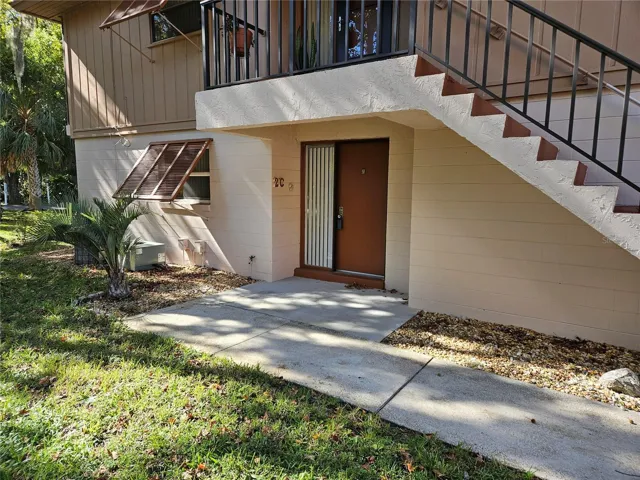 FRONT DOOR AREA
