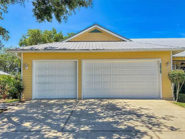 3 car garage