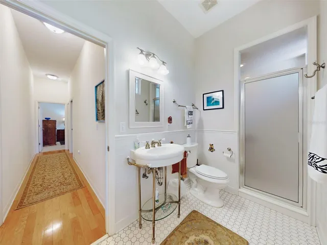 Guest bath access to pool
