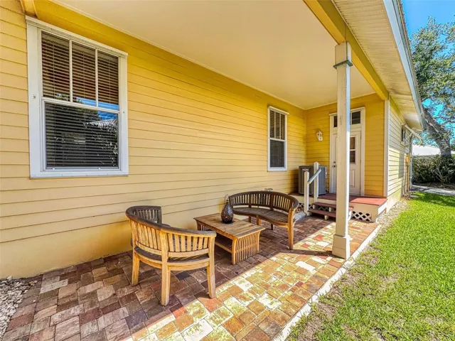 Side porch on southside