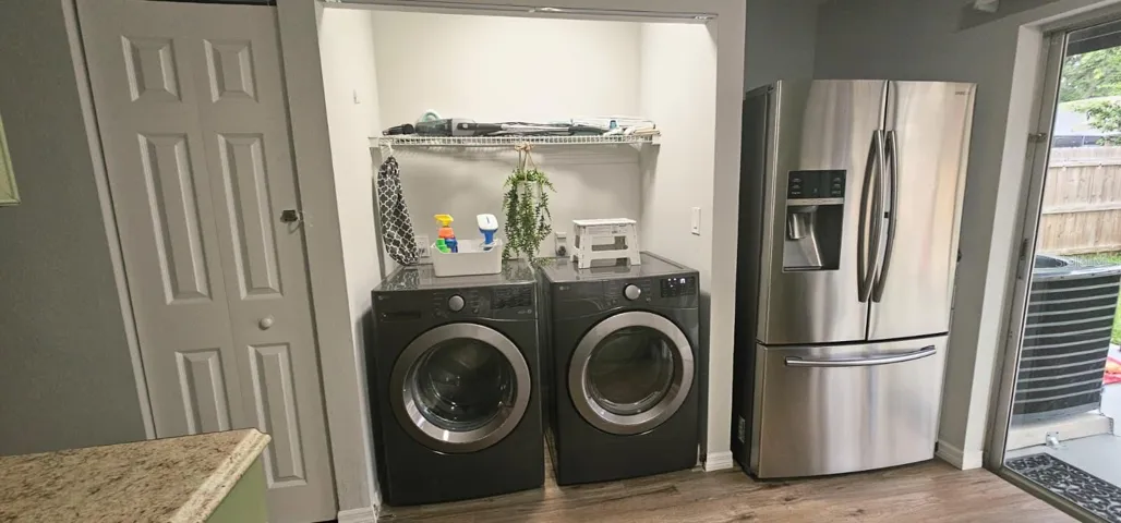 LAUNDRY CLOSET