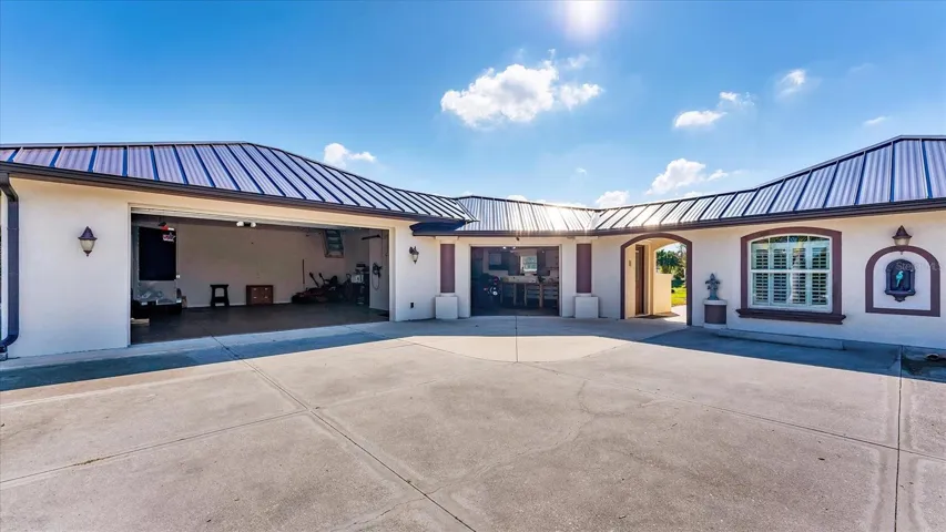 Resdient hobbyists, car enthusiasts, or contractors will appreciate the spacious 1125 SQ FT GARAGE, with ample room to house multiple cars, trailers, a boat, or a home workshop--the choice is yours!
