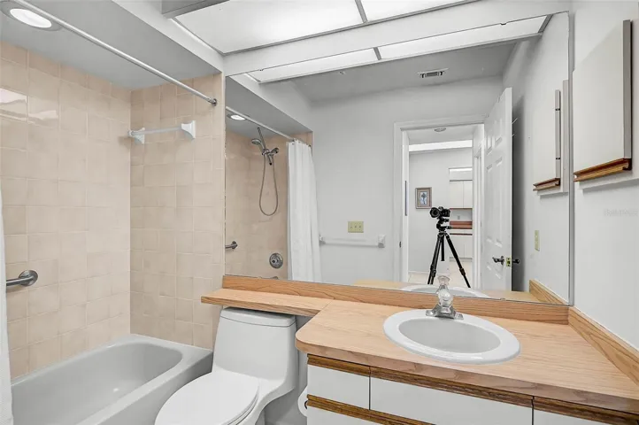 2nd Bathroom