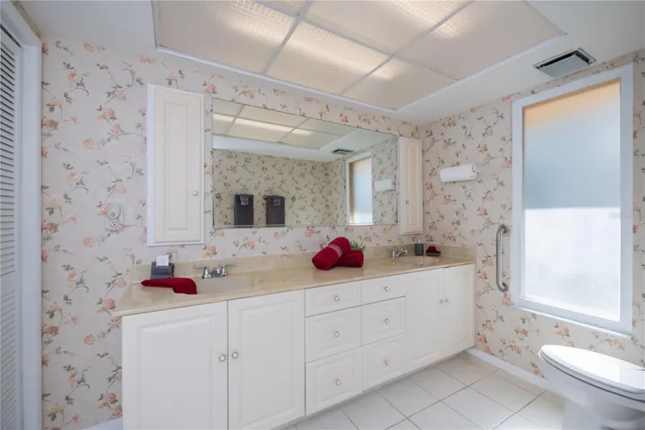 Double Sink Vanity in On Suite Bathroom