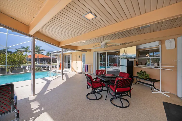 Covered Lanai with Room for Two