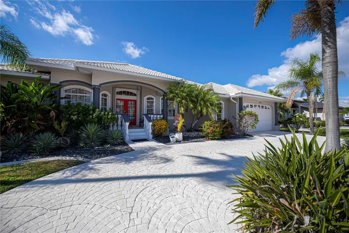 Concrete Stamped Circular Driveway for Ample Parking