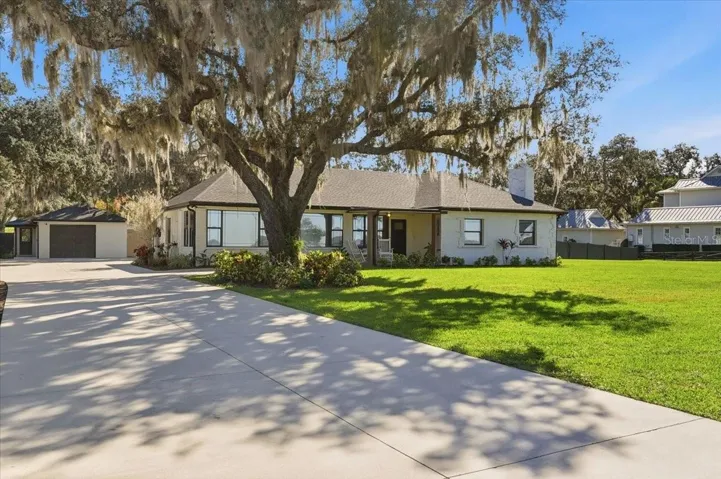 12434 Lakeshore Drive Clermont FL 34711
