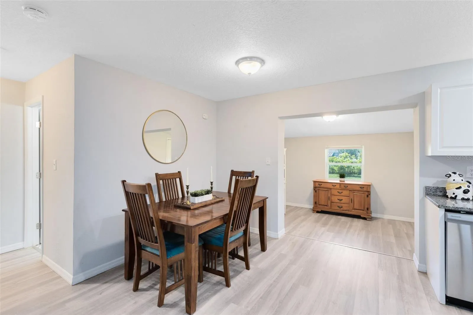 Dining room.