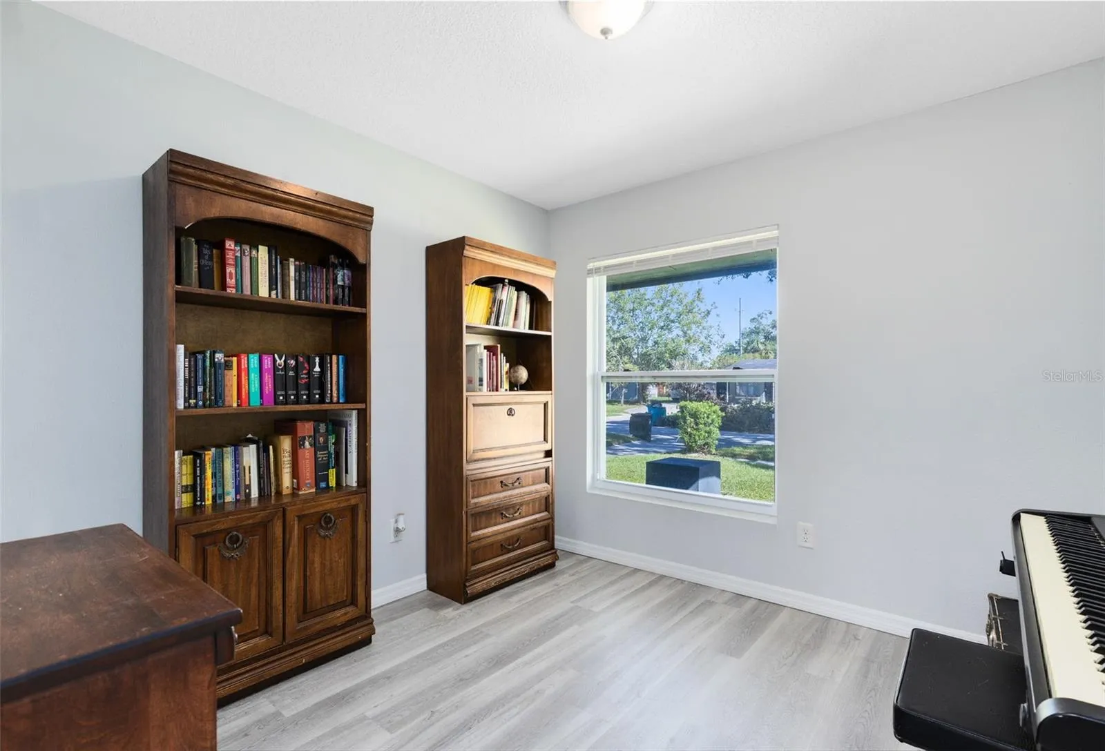 Guest Bedroom 1.