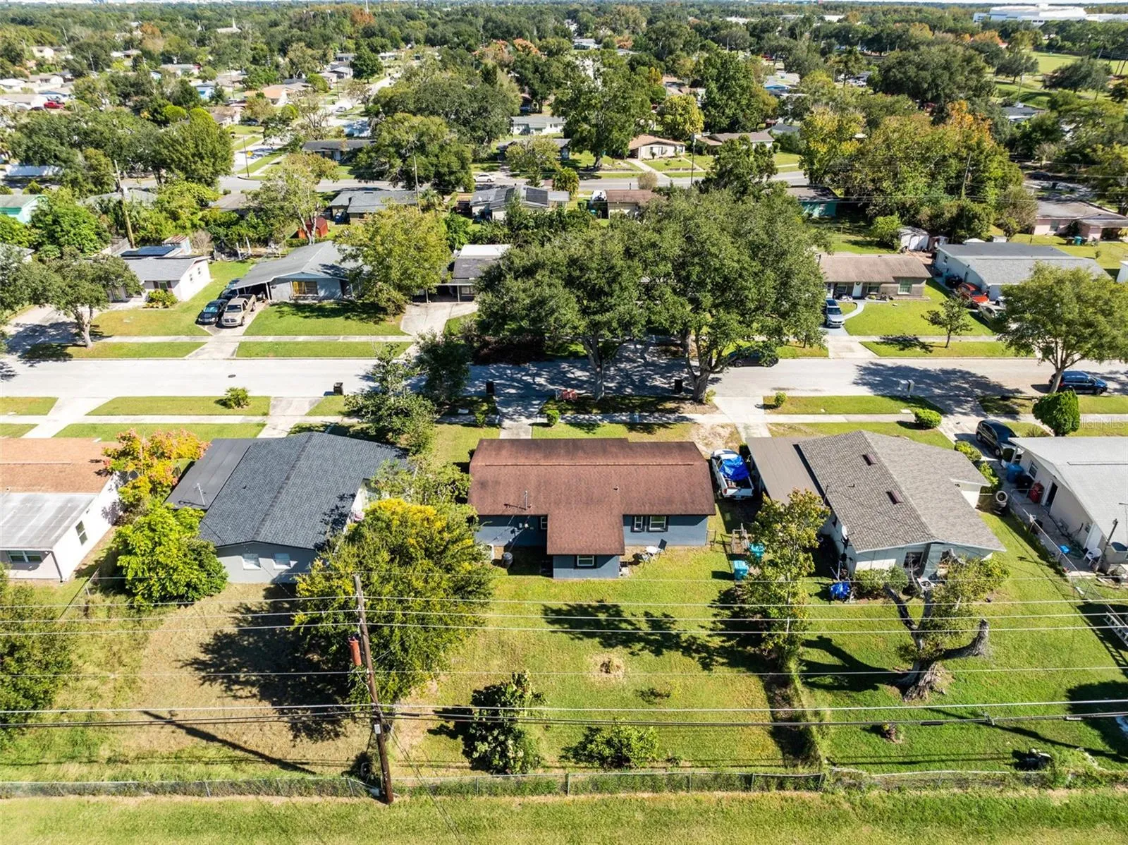 Located in Richmond Heights, an established Orlando community with quick access to downtown, Camping World Stadium, the John Young corridor and major highways, this home offers convenience while still tucked into a quiet residential street.