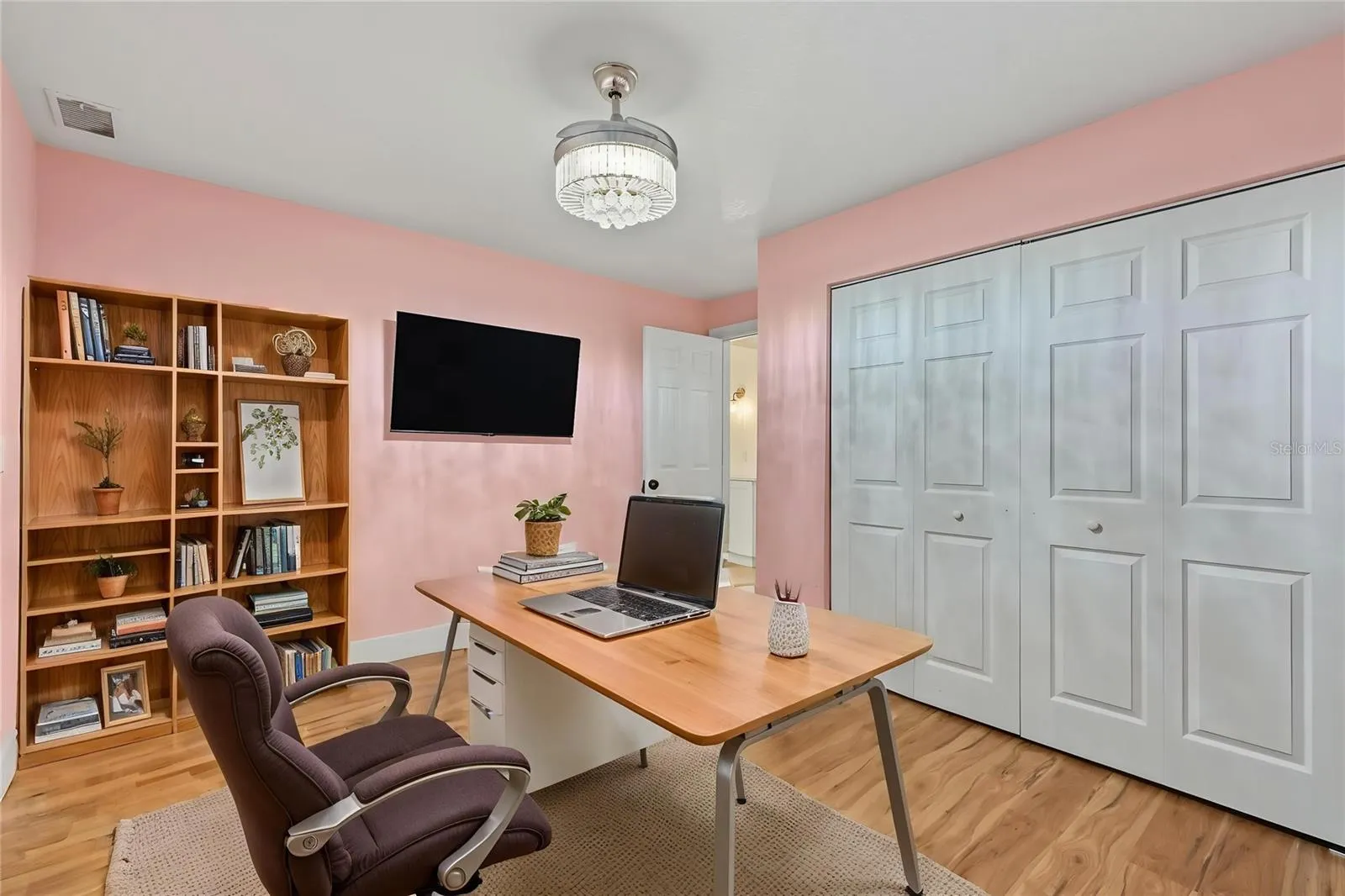 Bonus roomStaged