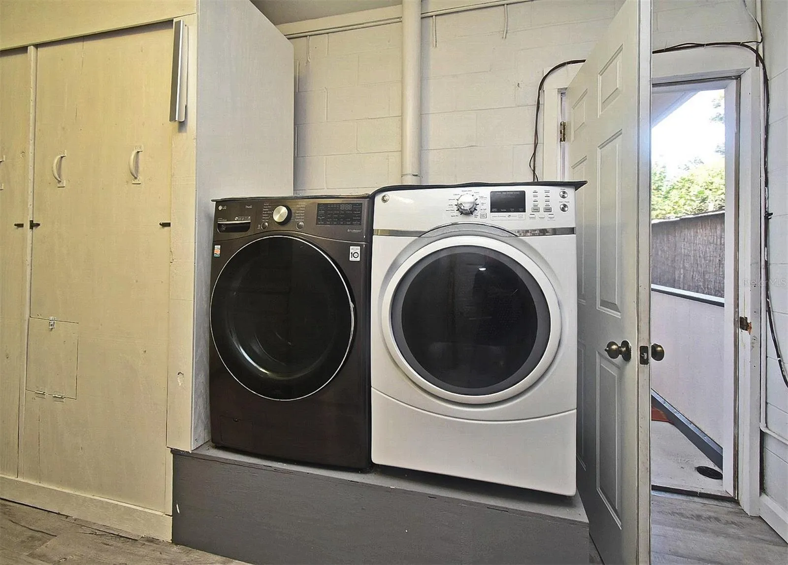 31 Chip Ct., washer and dryer on platform for easy use