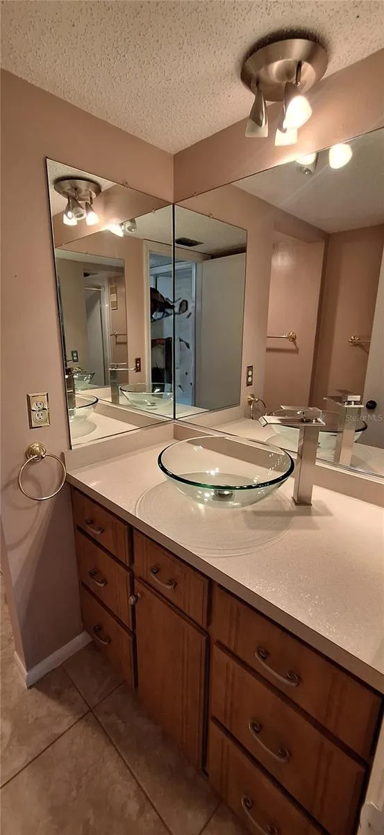 2nd Bathroom