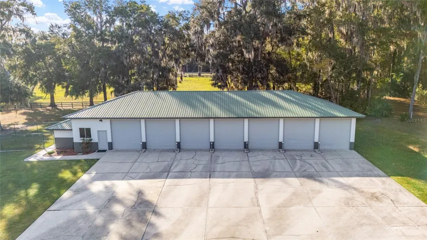 7-Car Detached Garage