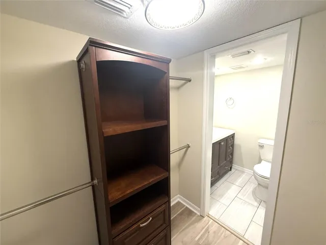 Walk in closet