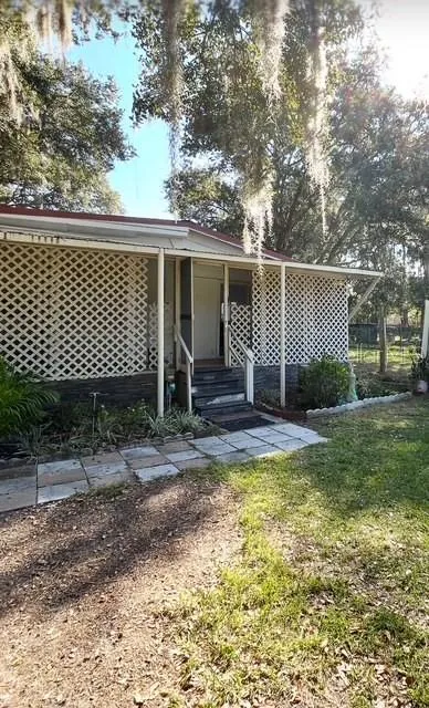 2 Bedroom 1 Bath on 1 acre