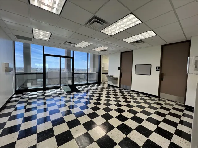 Penthouse Suite 5th Floor Lobby