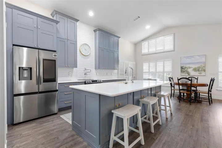 Large Kitchen Island w/Storage