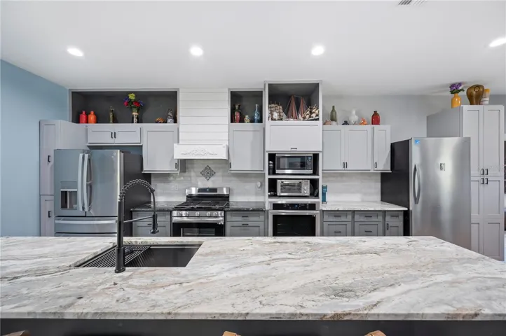 Kitchen with Island. Eat in counter space