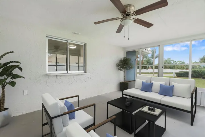 Florida Room with A/C Virtually staged furnishings