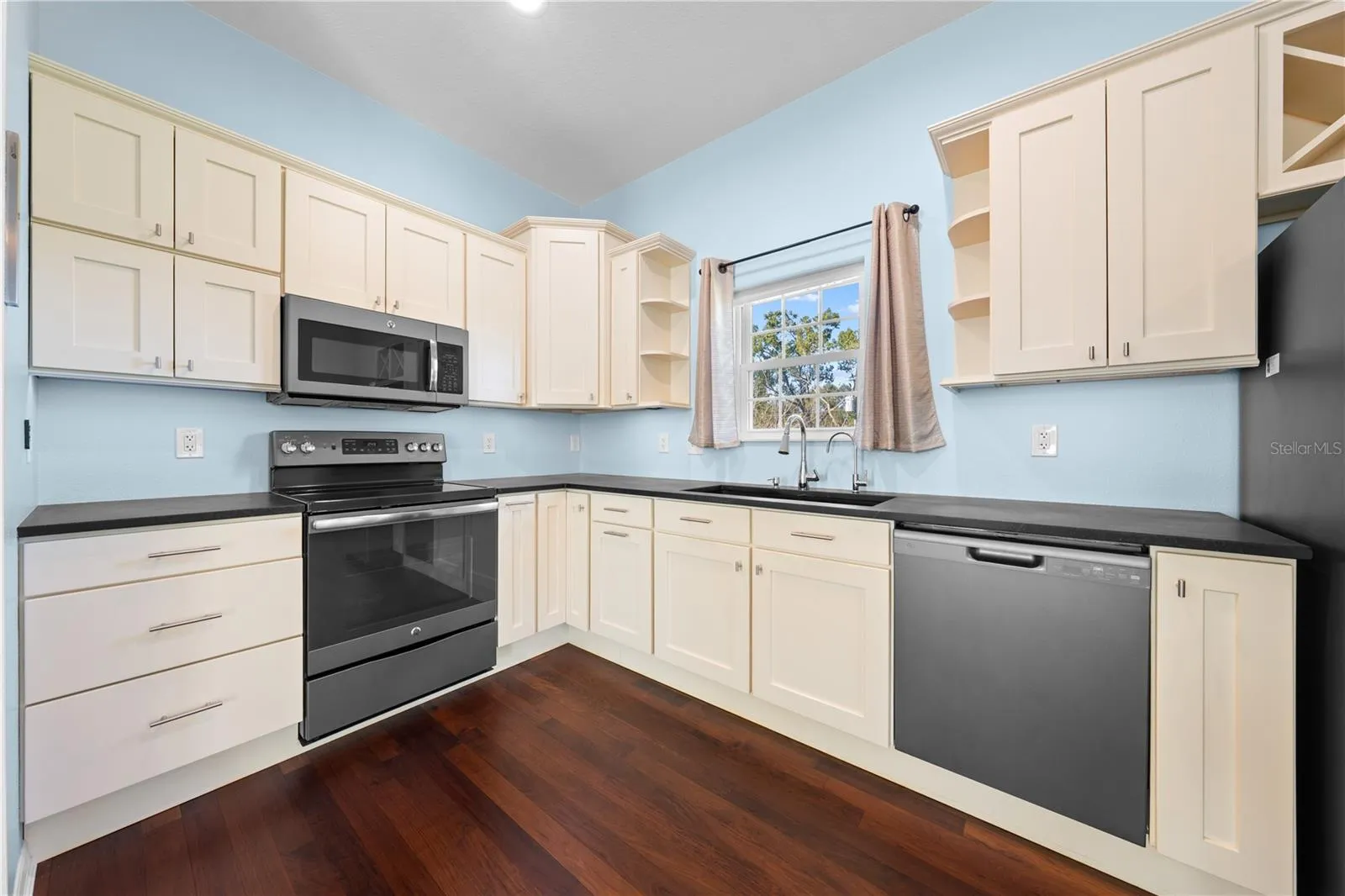 Main house upstairs, Kitchen photo 2