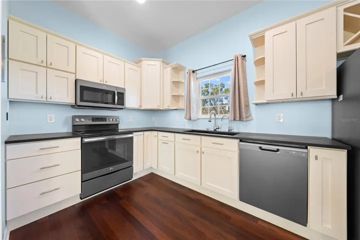 Main house upstairs, Kitchen photo 2