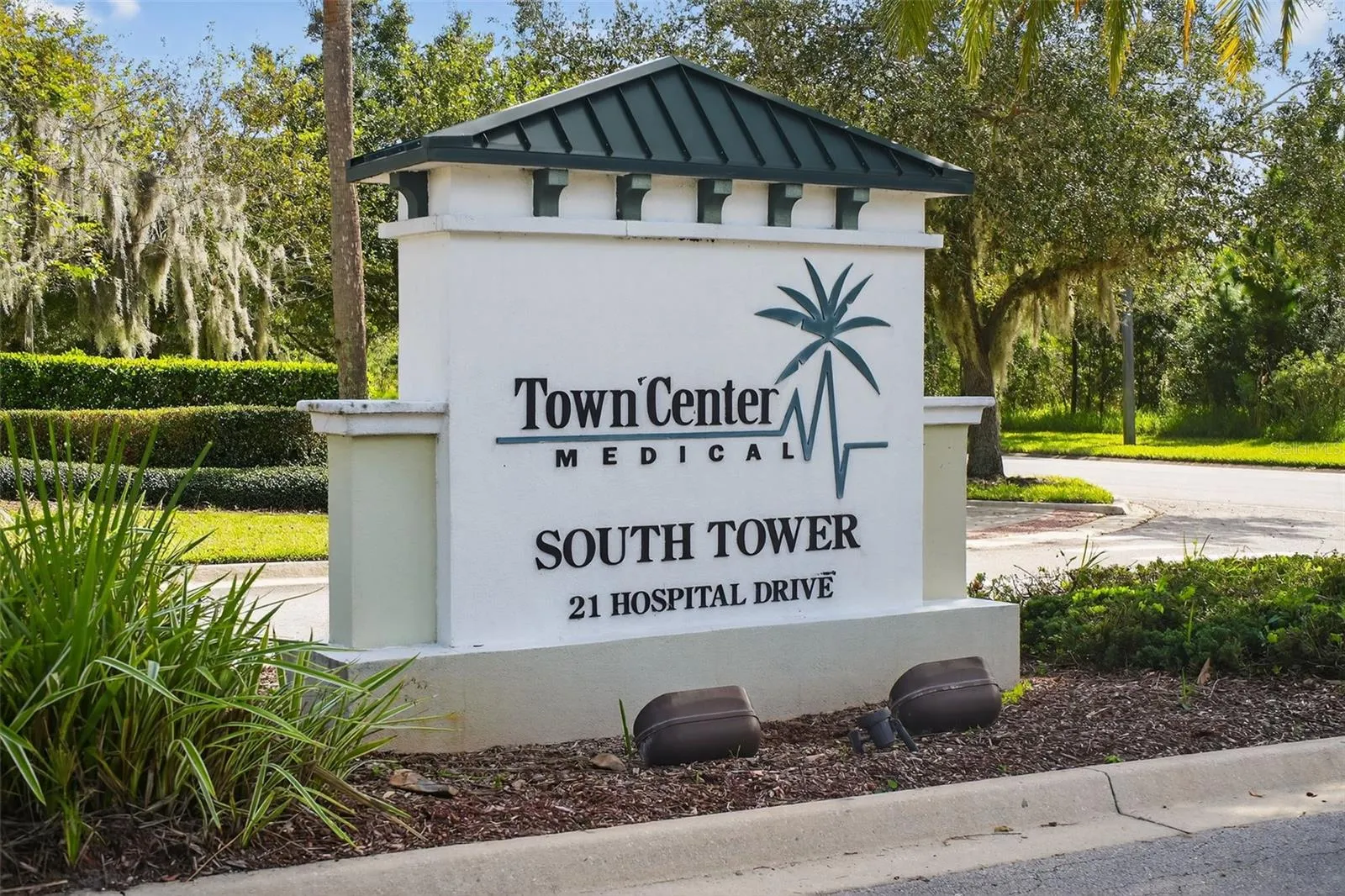 Entrance to Town Center Medical