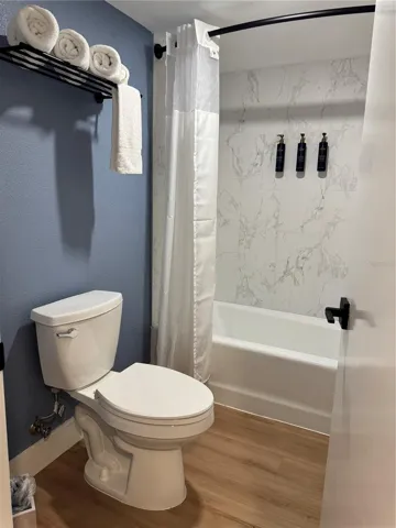 2nd bedroom bath