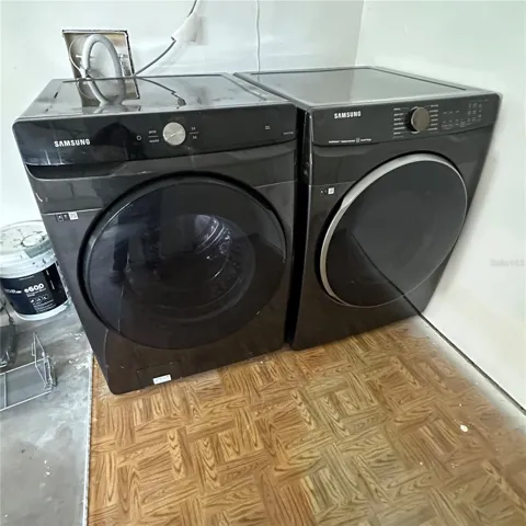 Laundry area in garrage