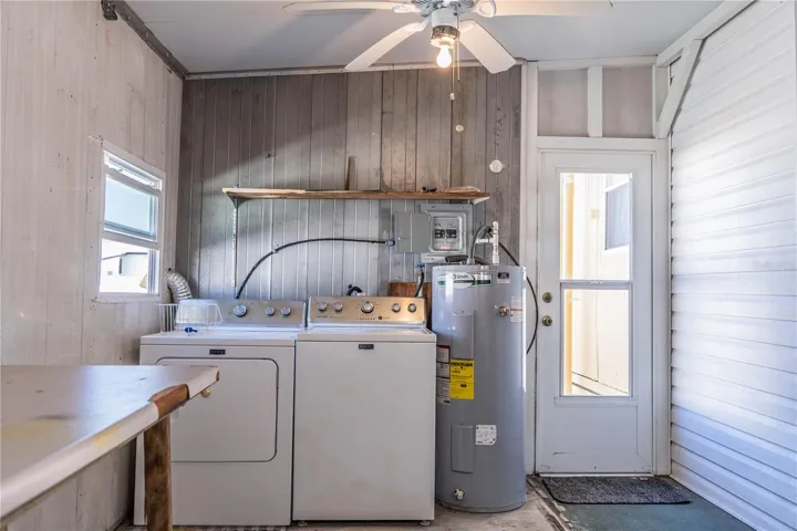 Laundry/storage room