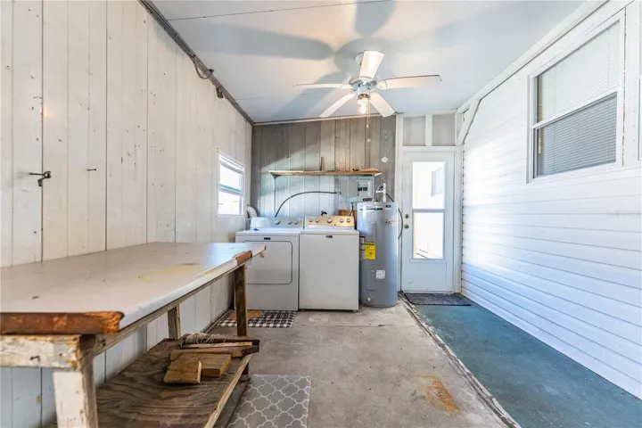 Laundry/storage room