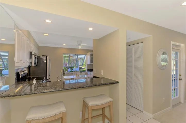 nice sized breakfast bar