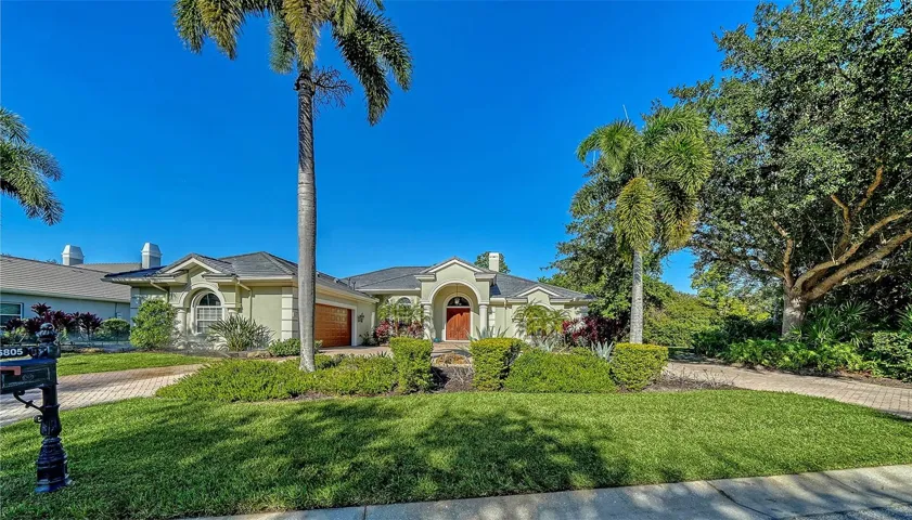 Oversized private lot